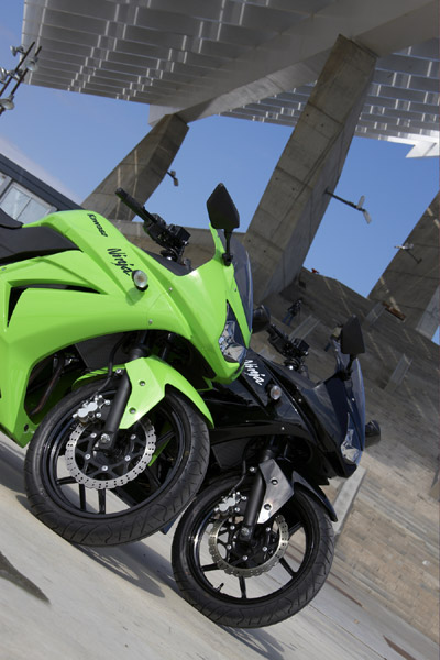 Kawasaki Ninja 250R - хорош как в зеленом, так и в черном